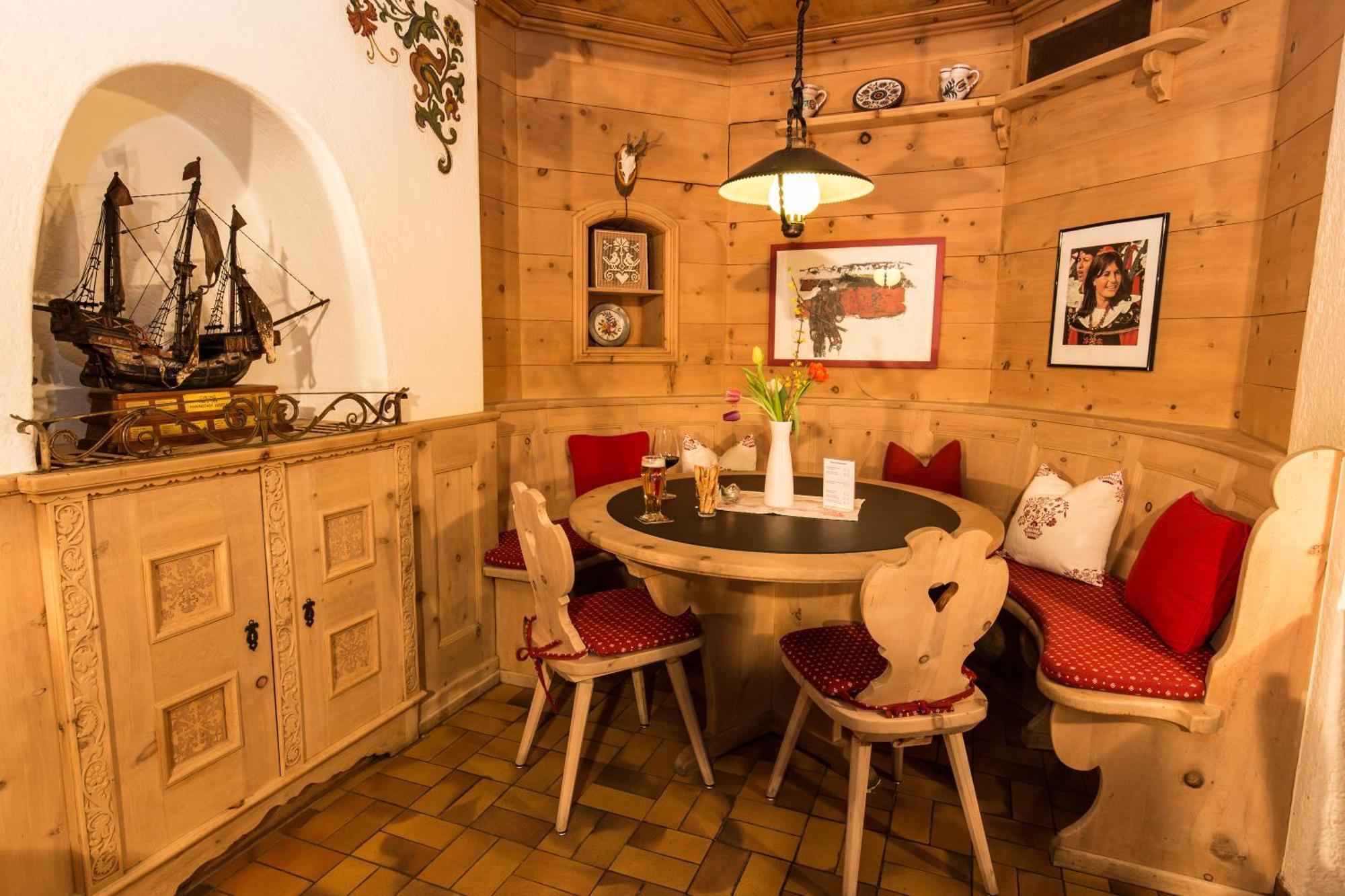 Hotel Restaurant Gabriel Scuol Exteriör bild