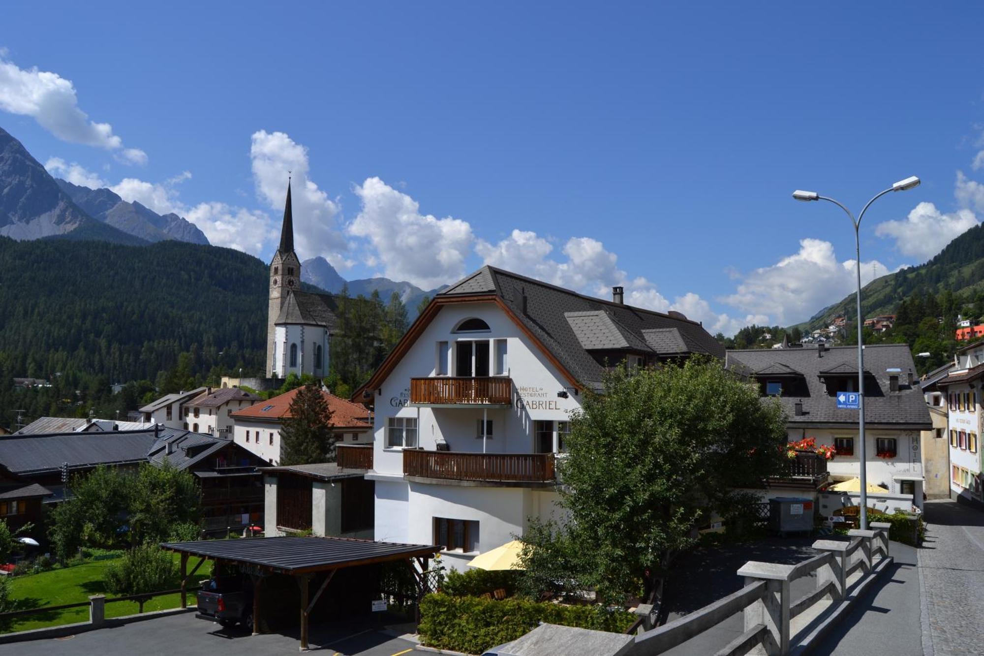 Hotel Restaurant Gabriel Scuol Exteriör bild