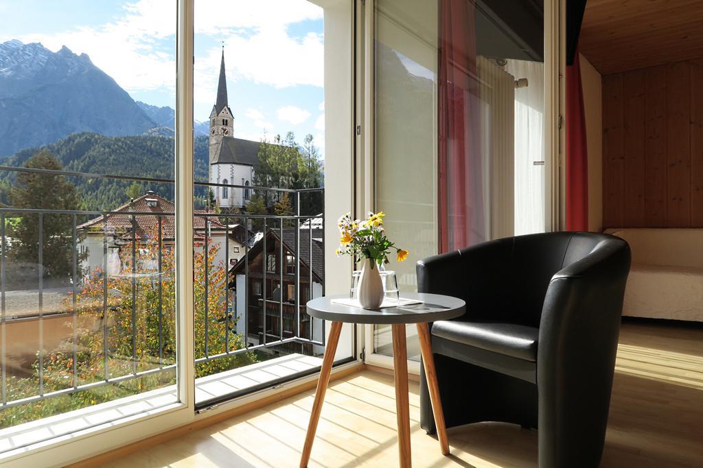 Hotel Restaurant Gabriel Scuol Exteriör bild